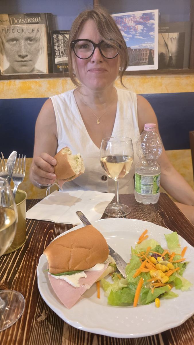 A simple lunch break between Rome sights.
