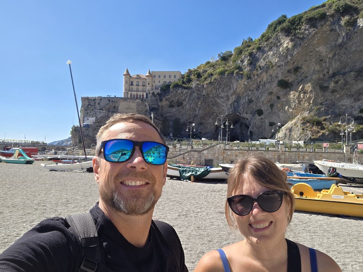 Together on the beach during our Maiori and Minori chapter.