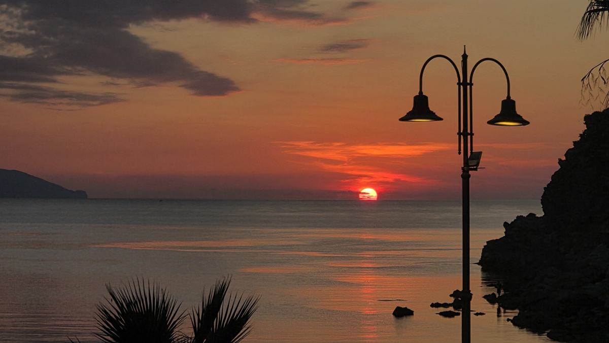 Sunset beside Ngonia Bay.