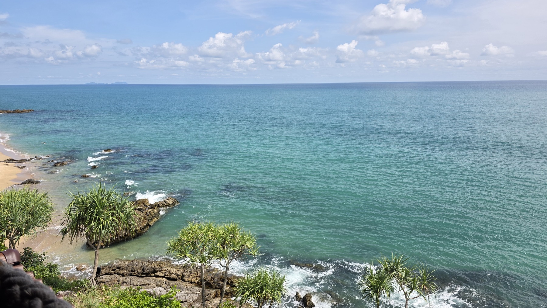 Turquoise Andaman water along Koh Lanta